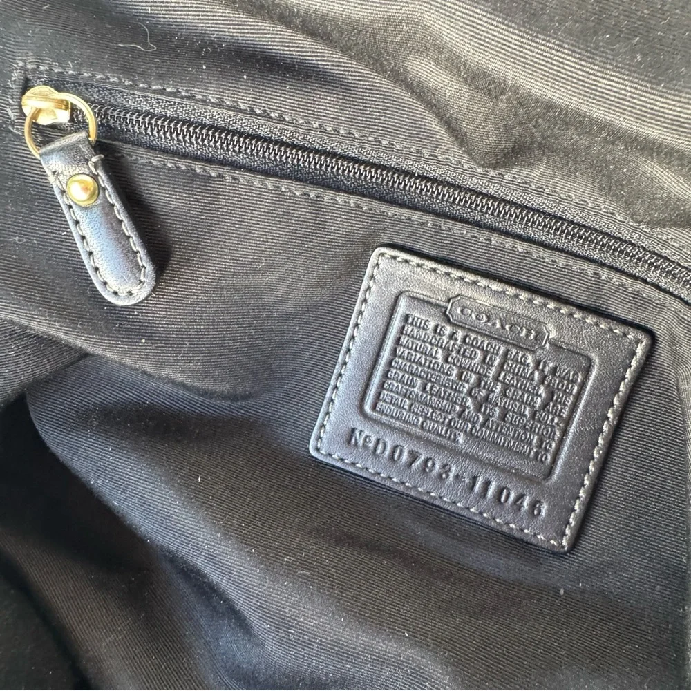 Vintage Coach Hampton #11046 Large Shoulder Bag Turnlock Black Leather - Picture 10 of 11